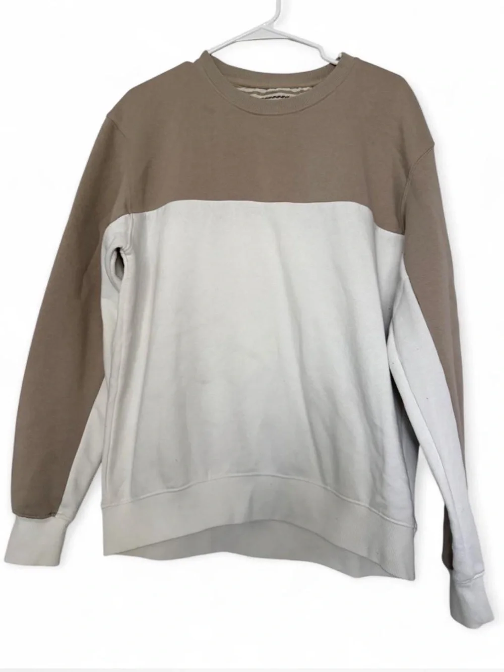 🆓 Color-block Men’s Sweater